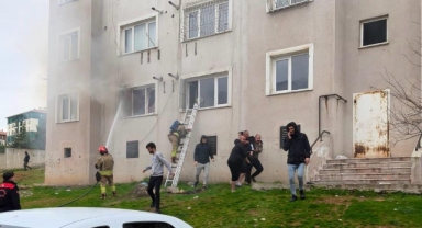 -Kahramanmaraş’ta Ev Yangını: 1 Kişi Kurtarıldı