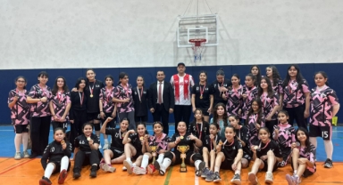 -Kahramanmaraş’ta Hentbolda Çifte Başarı