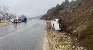 Kahramanmaraş’ta Otomobil Devrildi: 3 Kişi Yaralandı