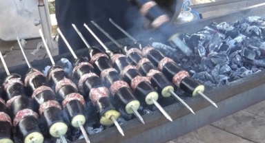 -Kahramanmaraş’ta Ramazan Lezzeti: Patlıcan Kebabı İftar Sofralarında