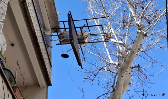 Kahramanmaraş’ta şiddetli rüzgar 