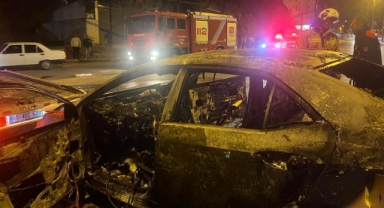 Polisin ‘Dur’ ihtarından kaçan otomobil kaza sonrası alev topuna döndü