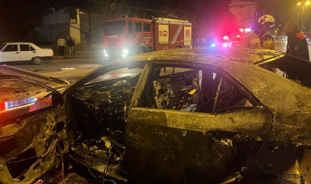 Polisin ‘Dur’ ihtarından kaçan otomobil kaza sonrası alev topuna döndü