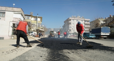 Yollarda Asfalt Çalışması Kesintisiz Sürüyor