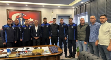 Yumurtalık Belediyesi’nde bayramlaşma buluşması…