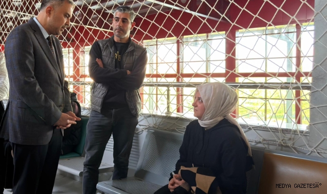 Başkan Hanifi Toptaş, okul saldırısında yaralanan öğrenciler ve ailelerini ziyaret etti