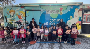 Büyükşehir’in Mobil Kütüphanesi Mart’ta Yüzlerce Çocuğa Ulaştı