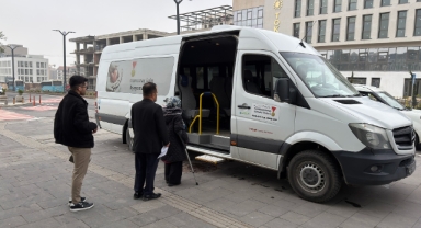 Büyükşehir, Sınav Günü de Özel Gereksinimli Vatandaşları Yalnız Bırakmadı