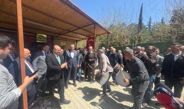 Kahramanmaraş Milletvekili Prof. Dr. Mehmet Şahin, Onikişubat’ın Önsen Mahallesi’nde gerçekleştirilen buluşmada vatandaşarla biraraya geldi.