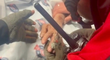 Kahramanmaraş’ta parmağına sıkışan yüzük itfaiye ekiplerince çıkarıldı