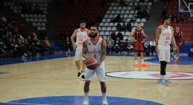 Kipaş İstiklal Basketbol Saniye Basketiyle Fenerbahçe’ye Mağlup Oldu