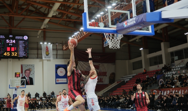 Kipaş İstiklal Basketbol Saniye Basketiyle Fenerbahçe’ye Mağlup Oldu