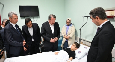 Memur-Sen Genel Başkanı Ali Yalçın KSÜ Tıp Fakültesi Hastanesinde Tedavi Gören Yaralıları Ziyaret Etti