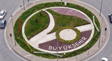 Şehir Çiçek Açtı; Kavşaklarda Görsel Şölen