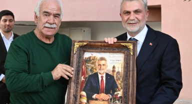 Bayram Coşkusu Şehrin Ulu Çınarlarıyla Paylaşıldı