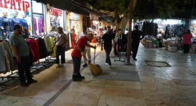 Büyükşehir, Bayram Öncesi Sahada Temizlik Uygulamalarını Kesintisiz Sürdürüyor