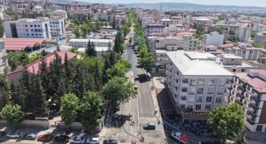 Büyükşehir, Cahit Zarifoğlu Caddesi’nde Asfalt Serimine Başladı