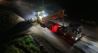 Büyükşehir’den Elmalar Yolunda Kesintisiz Asfalt Mesaisi
