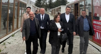 EKİNÖZÜ’NDE VATANDAŞ BULUŞMASI: BAŞKAN HARUN VİCDAN TALEPLERİ DİNLEDİ