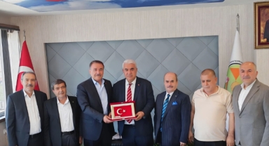 KAHRAMANMARAŞ ESNAF CAMİASINDAN BAŞKAN AHMET KUYBU’YA HAYIRLI OLSUN ZİYARETİ
