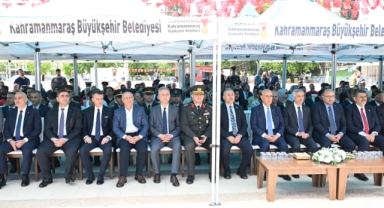 Kahramanmaraş’ta 19 Mayıs Atatürk’ü Anma, Gençlik ve Spor Bayramı dolayısıyla düzenlenen kutlama programı yoğun katılımla gerçekleştirildi.