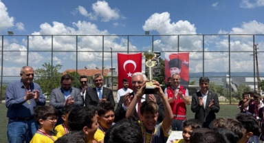 KAHRAMANMARAŞ’TA ADNAN GÖKTÜRK YEŞİL ANISINA FUTBOL TURNUVASI DÜZENLENDİ