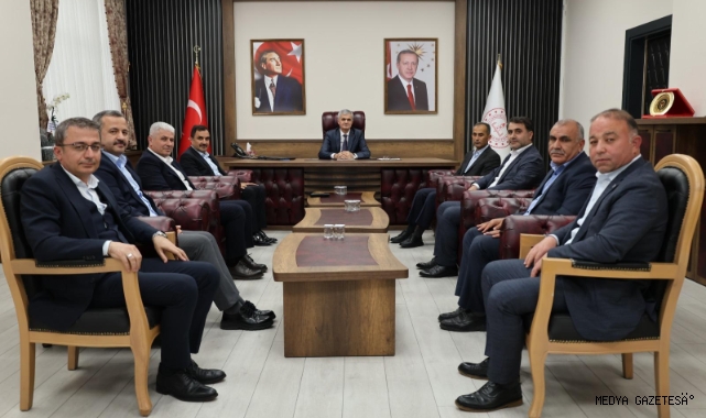 KAHRAMANMARAŞ’TA EĞİTİM BULUŞMASI: EĞİTİM-BİR-SEN YÖNETİMİNDEN İL MİLLÎ EĞİTİM MÜDÜRÜ’NE ZİYARET