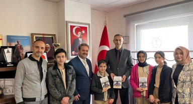 Kahramanmaraş’ta Öğrenciler Kendi Kitaplarını Yayımladı