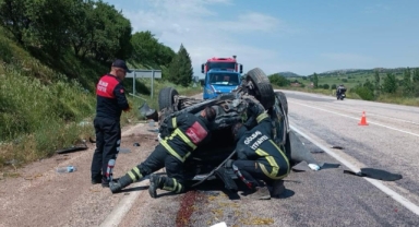 Kahramanmaraş yolunda otomobil takla attı: biri çocuk 2 yaralı