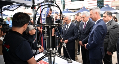 KSÜ Rektörü Okumuş, Robotik Festivalinde Dereceye Giren Öğrencilere Plaket Takdim Etti