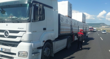 -TAG Otoyolu’nda otomobil ile tır çarpıştı 1 ölü, 2 yaralı