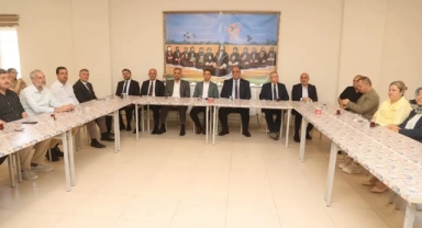 BAŞKAN MEHMET AKPINAR, ERENLER DERNEĞİ'NİN AŞURE PROGRAMINDA VATANDAŞLARLA BULUŞTU
