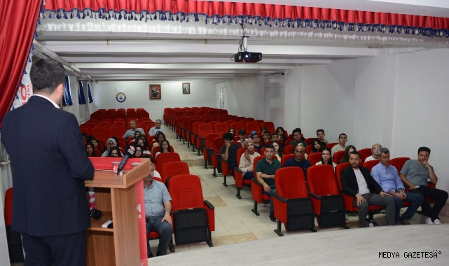 Bilim Kafe’de Geleceğin Meslekleri ve Yapay Zekâ Konuşuldu