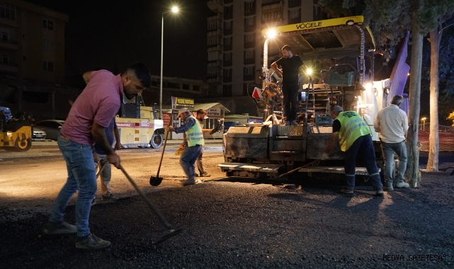 Büyükşehir, Asfalt Mesaisini Gece Gündüz Kesintisiz Sürdürüyor