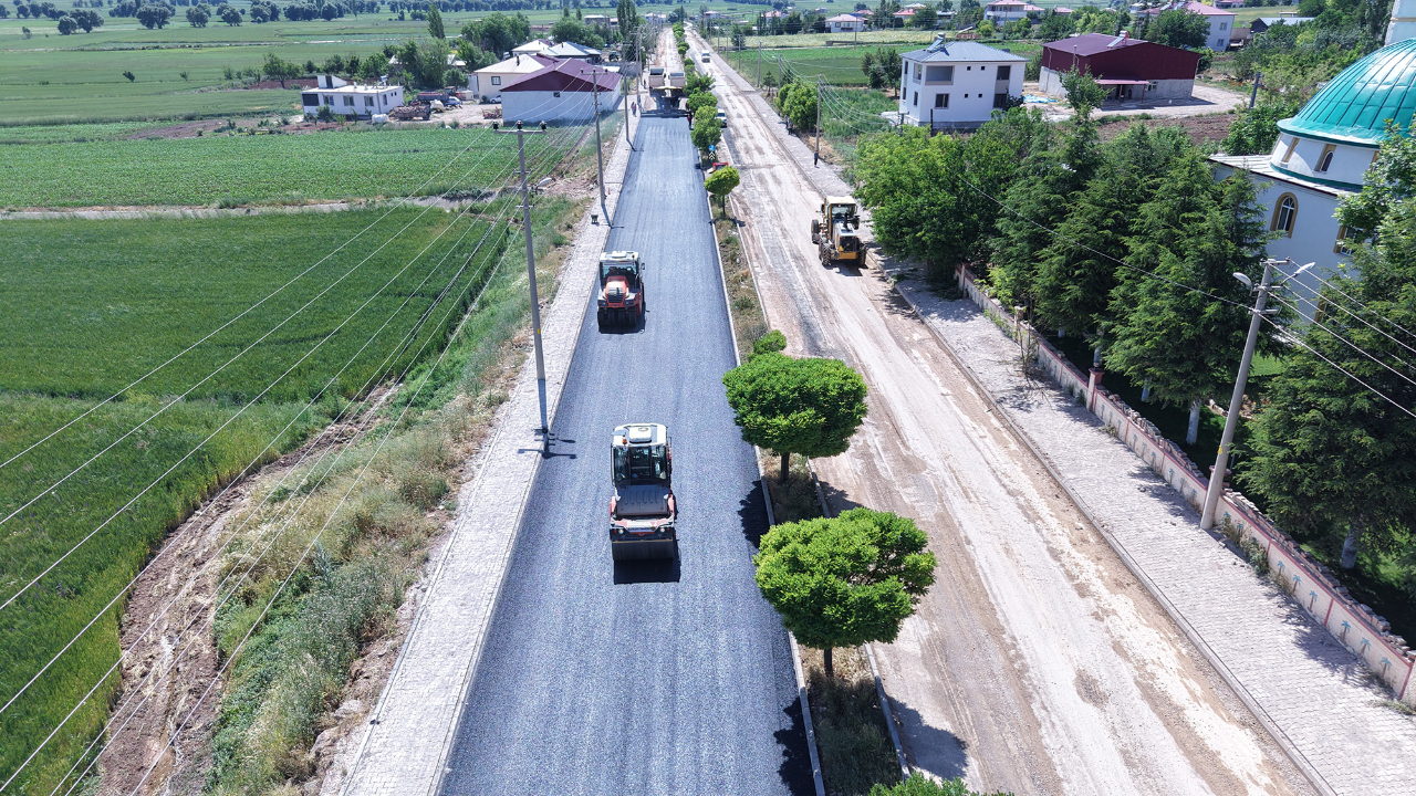 Büyükşehir’den Elbistan İğde’de Ulaşım Atağı; Yürüyüş Yolu Tamam, Asfalt Başladı