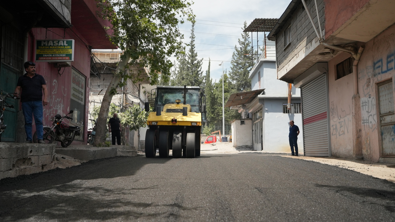Büyükşehir’den Yeni Haftada 17 Noktada Asfalt Mesaisi