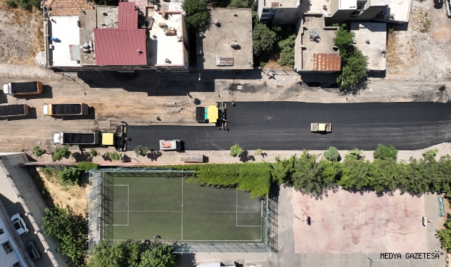 Büyükşehir, Dulkadiroğlu Gazneliler Caddesi’nde Asfalt Mesaisine Başladı