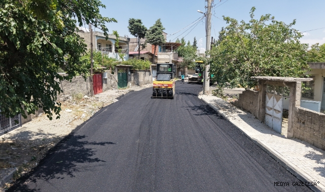 Büyükşehir, Dulkadiroğlu Haydarbey Caddesini Sıcak Asfaltla Buluşturuyor