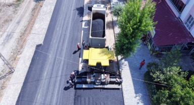 Büyükşehir, Elbistan’daki Tepebaşı Caddesi’nde Asfalt Mesaisine Başladı