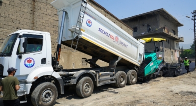 Büyükşehir, Menderes Mahallesi’nde Sıcak Asfalt Serimine Başladı