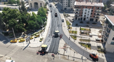 Büyükşehir, Zübeyde Hanım’da İkinci Etaba Başladı; Son Kat Asfalt Seriliyor