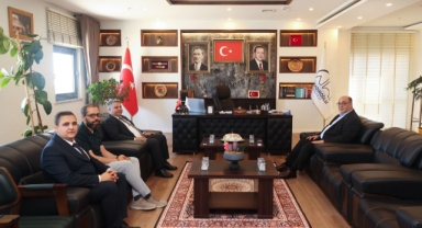 DULKADİROĞLU BELEDİYESİ’NDE VEDA ZİYARETİ: BAŞKAN AKPINAR’DAN UĞUR GÖKMEN’E TEŞEKKÜR