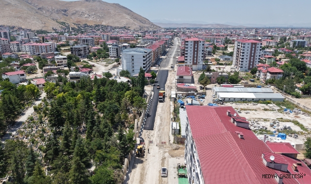 Elbistan Hacı Esat Efendi Caddesi Büyükşehir’le Modern Görünüme Kavuşuyor