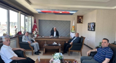 ESKİ TÜRKOĞLU BELEDİYE BAŞKANI OSMAN OKUMUŞ’TAN ESNAF CAMİASINA ANLAMLI ZİYARET