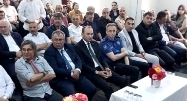 GAZETECİ-ŞAİR AHMET SÜREYYA DURNA ANISINA ORTAOKULLAR ARASI ŞİİR YARIŞMASI DÜZENLENDİ