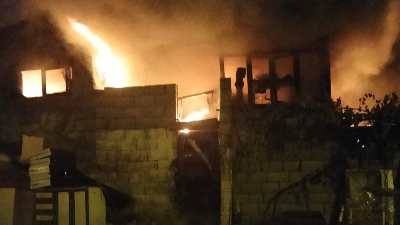 Kahramanmaraş’ta Mobilya Atölyesinde Yangın: 1 İşçi Yaralandı