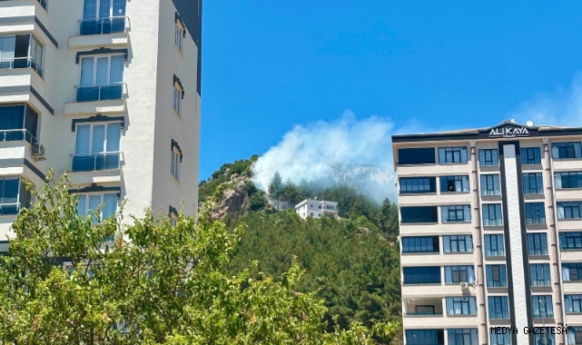 Kahramanmaraş’ta Ormanlık Alanda Çıkan Yangın Söndürüldü