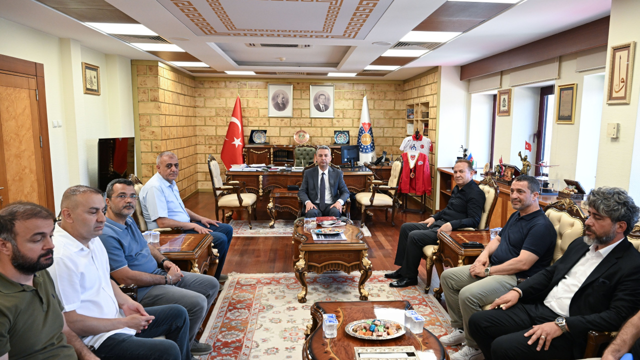 KSÜ'de Öğretmen Ayla Kara ve Öğrenciler İçin Anlamlı Buluşma