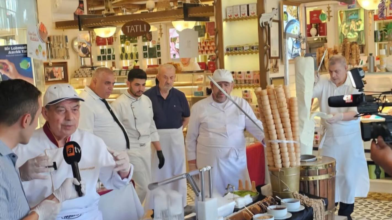 MADO’dan Yaşar Pastanesi’nde Tarihe Yolculuk: Mehmet Kanbur Dondurmanın Dününü ve Bugününü Anlattı