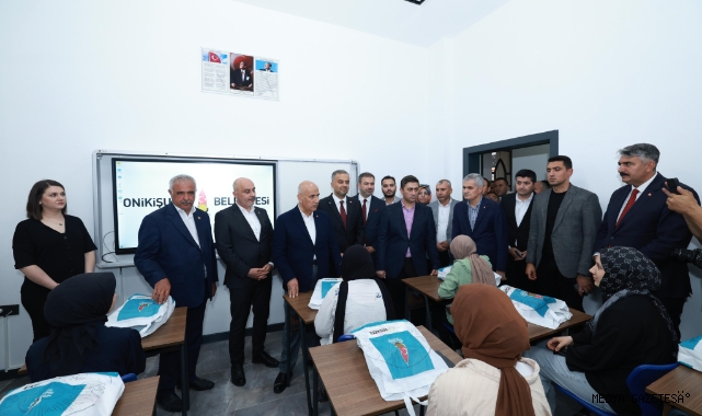 Onikişubat Belediyesi’nin Kale Gençlik Merkezi yoğun katılımla hizmete açıldı